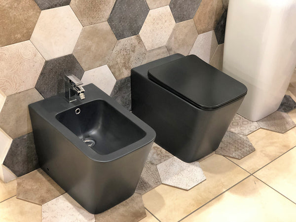 Coppia di Sanitari WC e Bidet a Terra Filo Muro in Ceramica 56.5x36.5x41 cm Square Nero acquista