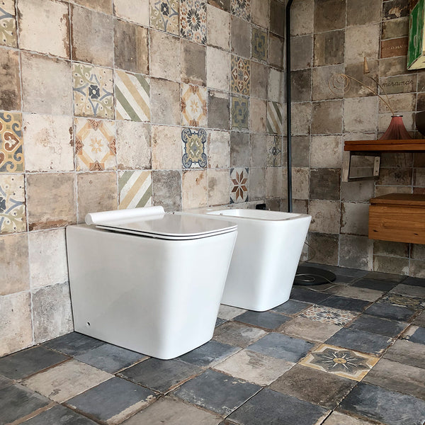 sconto Coppia di Sanitari WC e Bidet a Terra Filo Muro in Ceramica 36,5x56,5x41cm Bianco
