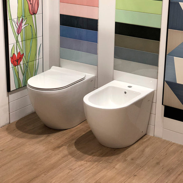 sconto Coppia di Sanitari WC e Bidet a Terra Filo Muro in Ceramica 37,8x56,5x41cm Bianco
