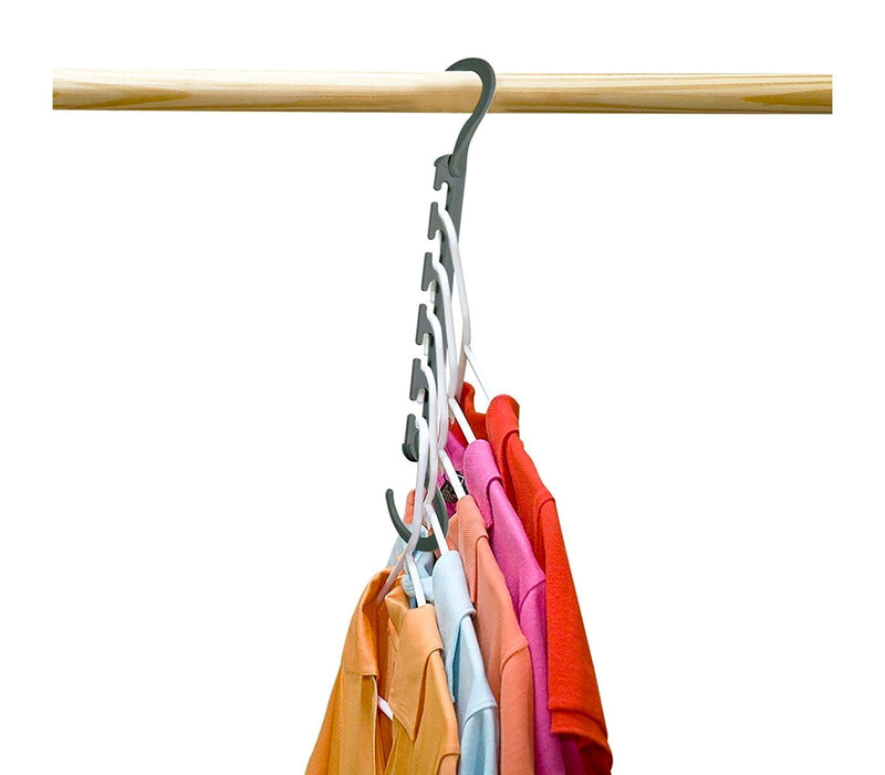 Le Grucce Per Vestiti Con I Vestiti Variopinti In Donne Comperano Vendita Di Estate 73852501
