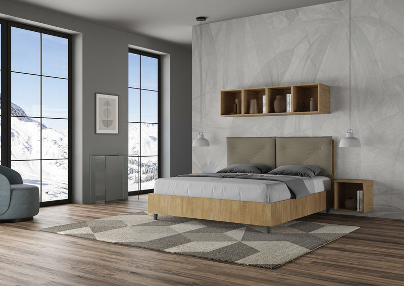 Letto Matrimoniale con Alzata Comoda Struttura Quercia con Cuscini in Similpelle Appia Cappuccino Varie Misure