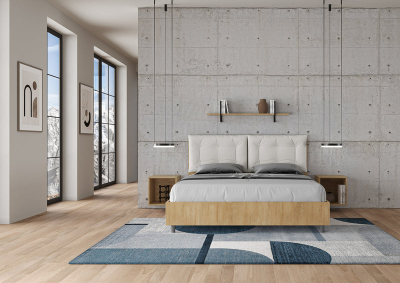 Letto Matrimoniale con Alzata Comoda Struttura Quercia con Cuscini in Similpelle Annalisa Bianco Varie Misure