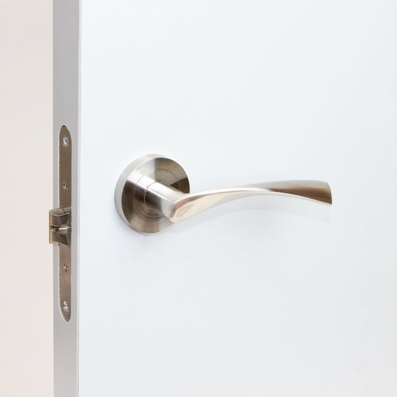 Maniglie Twist per Porta da Interno con Rosetta Ø50 mm Alluminio Nickel Satinato 1 Set. Emuca