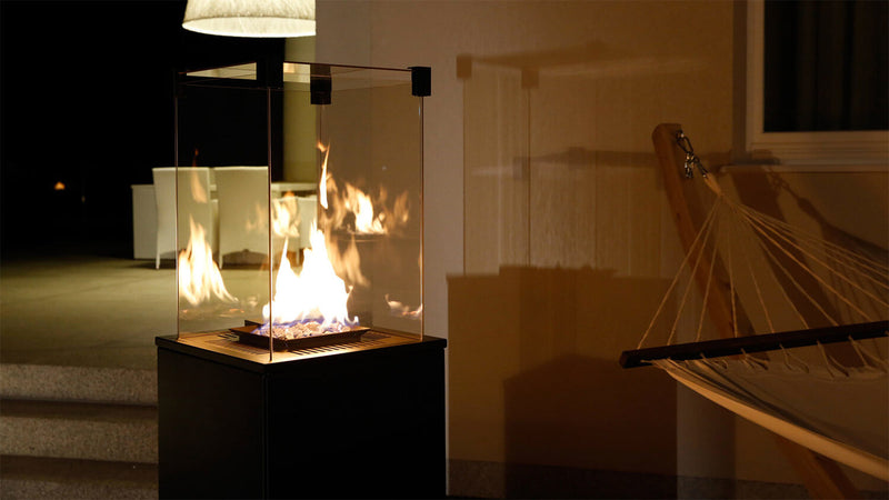 Stufa a Gas da Esterno cm 136,6x44,2x44,2 Flig Gastonia Mini Pietra Naturale Grigia con Telecomando e Vetri