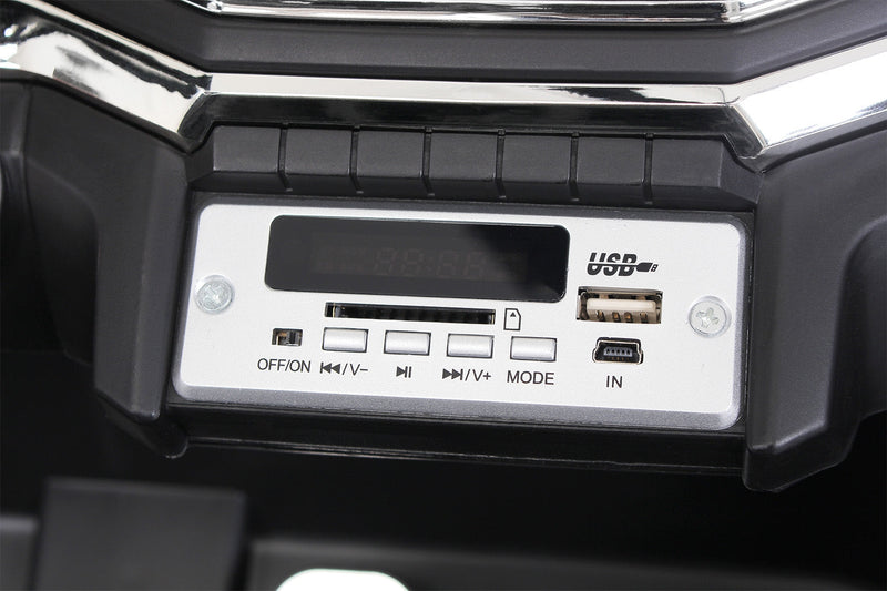 Macchina Elettrica per Bambini 2 Posti 12V con Licenza Volkswagen Amarok Bianca