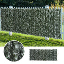 Rotolo di Siepe Artificiale per Balcone e Giardino 300x150 cm in PE Anti-UV con Foglie Verde Scuro 