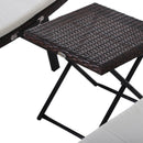 Set 2 Lettini Prendisole e Tavolino in Rattan Sintetico con Cuscini Rimovibili Marrone Crema 