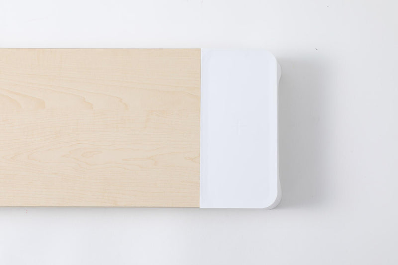 Supporto Monitor da Scrivania 56x20x5,7 cm con Base di Ricarica Wireless in MDF e Plastica Bianco