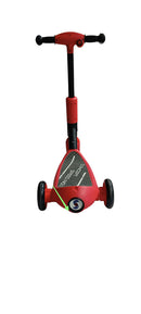 Monopattino Elettrico Deluxe a 3 Ruote 67x32x69 cm Luci LED RGB Casco e Protezioni Incluse Rosso Seconda Scelta