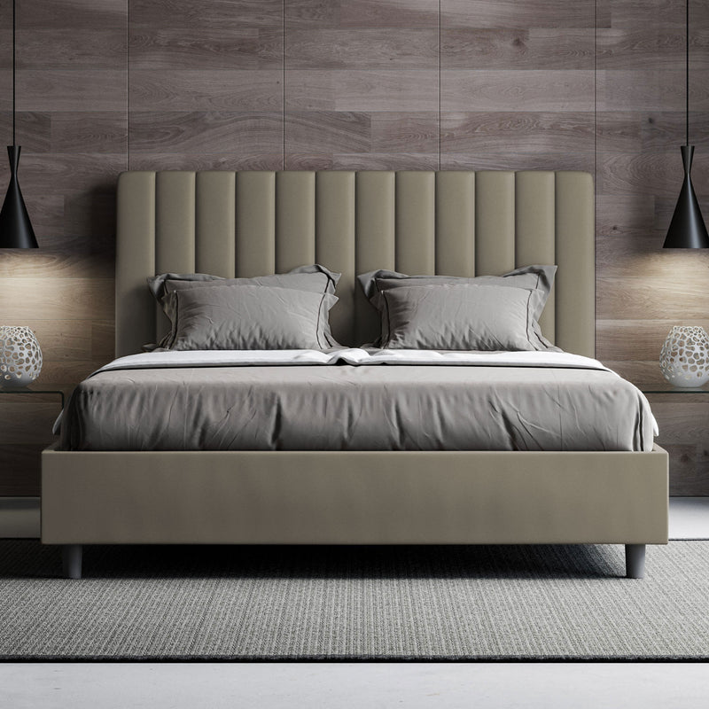 Letto Matrimoniale con Alzata Comoda Imbottito in Similpelle Agueda Cappuccino Varie Misure