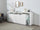 Credenza con 4 Ante e Ripiani in Vetro a Giorno 220x40x80 cm Essential 3A Bianco Lucido