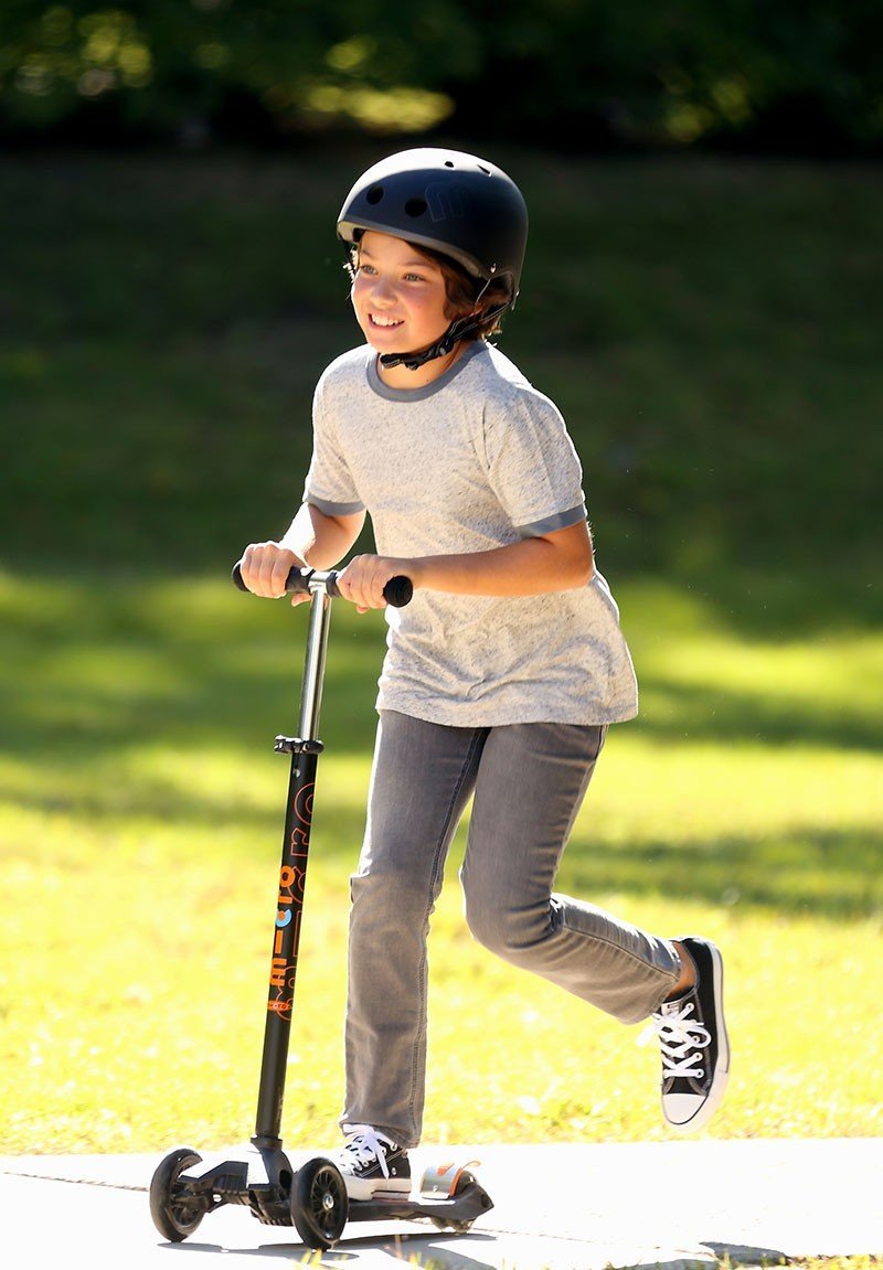 Monopattino 3 ruote Telescopico Max 70Kg Micro Maxi Deluxe Nero