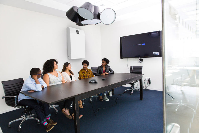 <p><em><strong>Sanificatore</strong></em></p><h2 class=&quot;subheading-desc&quot;>Sanificatore d'Aria a Raggi UV-C per Ambienti e Superfici in Presenza di Persone 270W Moel 8300</h2><p>Per garantire la sicurezza delle persone in ambienti chiusi, è ormai 