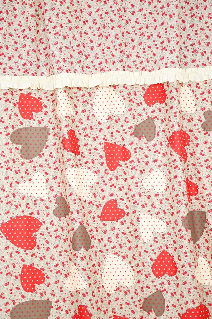 Tenda liscia con cuori 140x280 cm 140x280