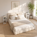 Set 2 Tavolini da Salotto Moderni 25x30x60 cm con Ripiani Aperti 2 Prese AC e 2 Porte USB in Truciolato Bianco      