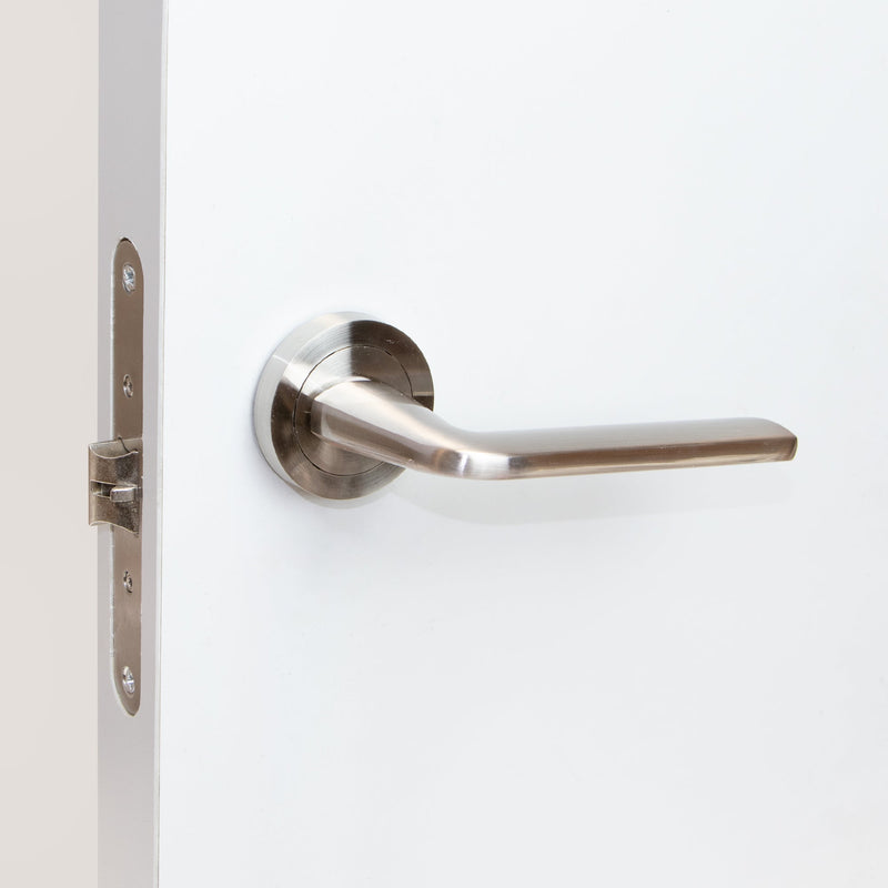 Maniglie Sydney per Porta da Interno con Rosetta Ø50 mm Alluminio e Zama Nickel Satinato Emuca