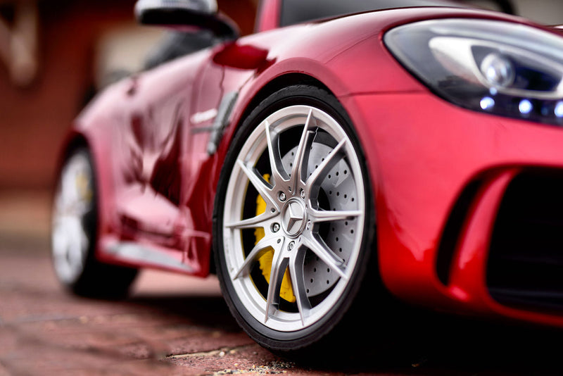 Macchina Elettrica per Bambini 2 Posti 24V con Licenza Mercedes GTR AMG Rossa