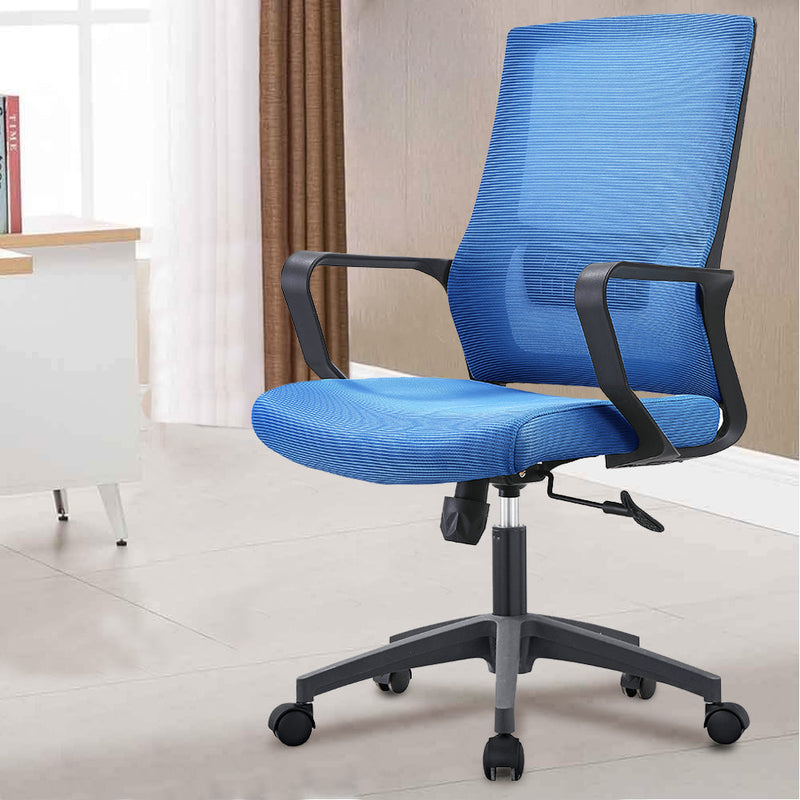 Poltrona Da Ufficio Girevole In Tessuto Mesh Blu Con Poggiatesta E Braccioli Bianchi Solace Poltrona Da Ufficio Girevole In Tessuto Mesh Blu Con Poggiatesta E Braccioli Bianchi Solace