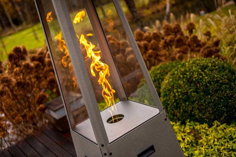 Stufa a Piramide Gas Gpl da Esterno con Vetro in Acciaio Flig Memphis Nera