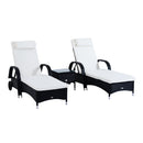 Set 2 Lettini Prendisole da Giardino in Rattan Sintetico con Materassino Imbottito e Tavolino Nero 
