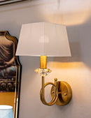 Lampada da Muro Salisburg 18x24x40 cm in Ferro e Vetro e Tessuto Oro e Bianco      