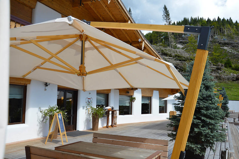 Ombrellone da Giardino Decentrato 2,5x3,5m in Legno Telo in Acrilico Danieli Tokio Ecrù