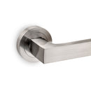 Maniglie Mackay per Porta da Interno con Rosetta Ø50 mm Alluminio Nickel Satinato 5 Sets. Emuca